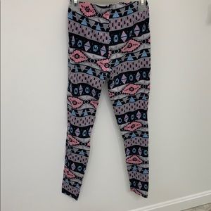 2/$8‼️ Aztec Print Leggings